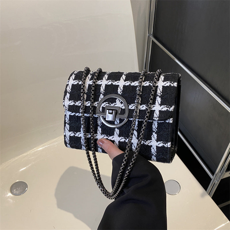 Celebrities Elegant Plaid Metal Accessories Decoration Contrast Weave Bags(4 Colors)